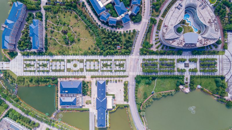 PLC输出继电器：核心作用与精准选型指南**